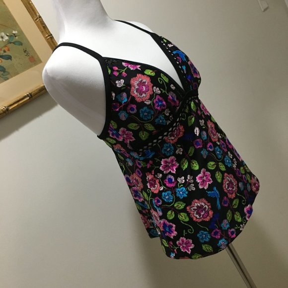 🌞 NWT Black Floral Tankini w/Open Weave Trim - Picture 2 of 8